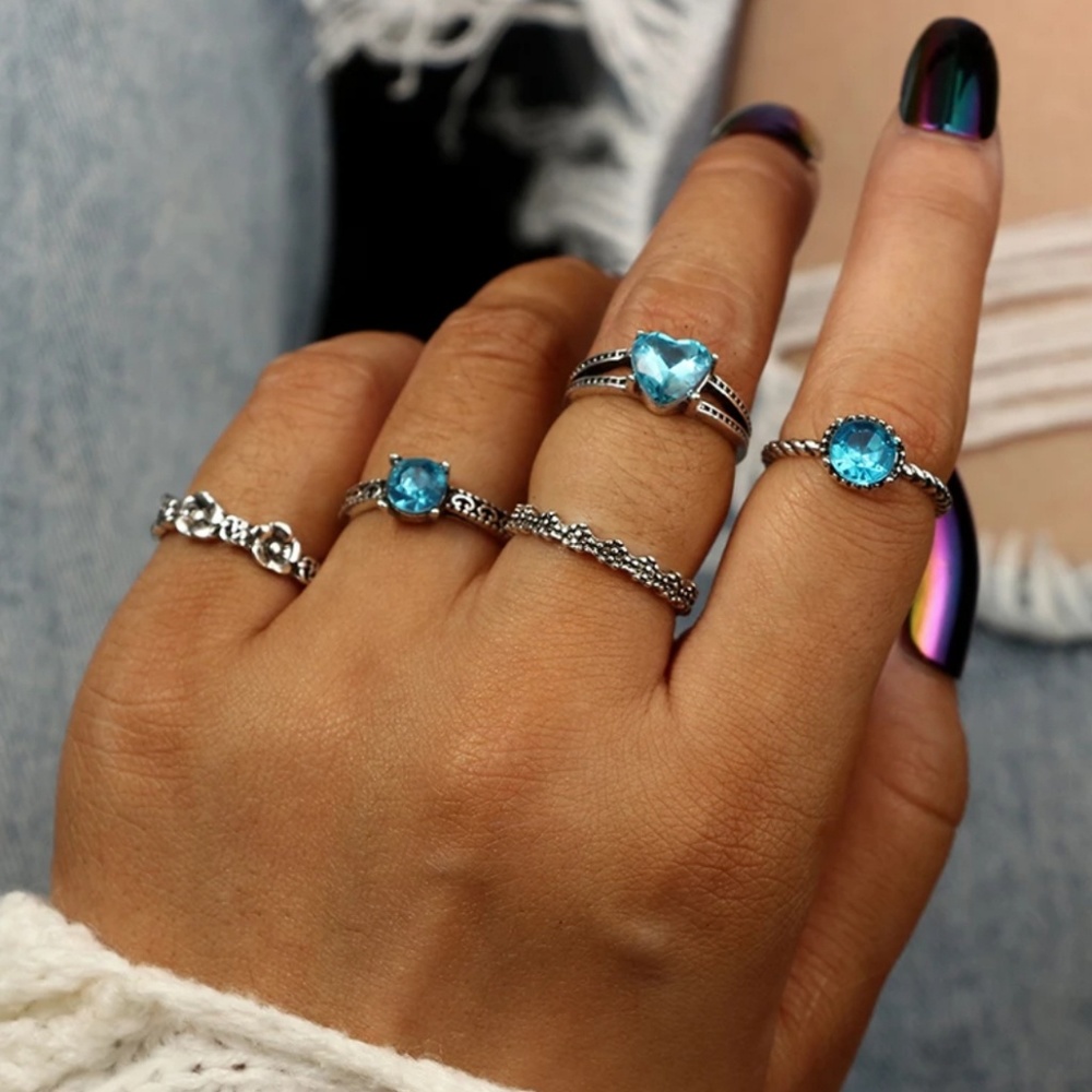 Blue crystal ring set